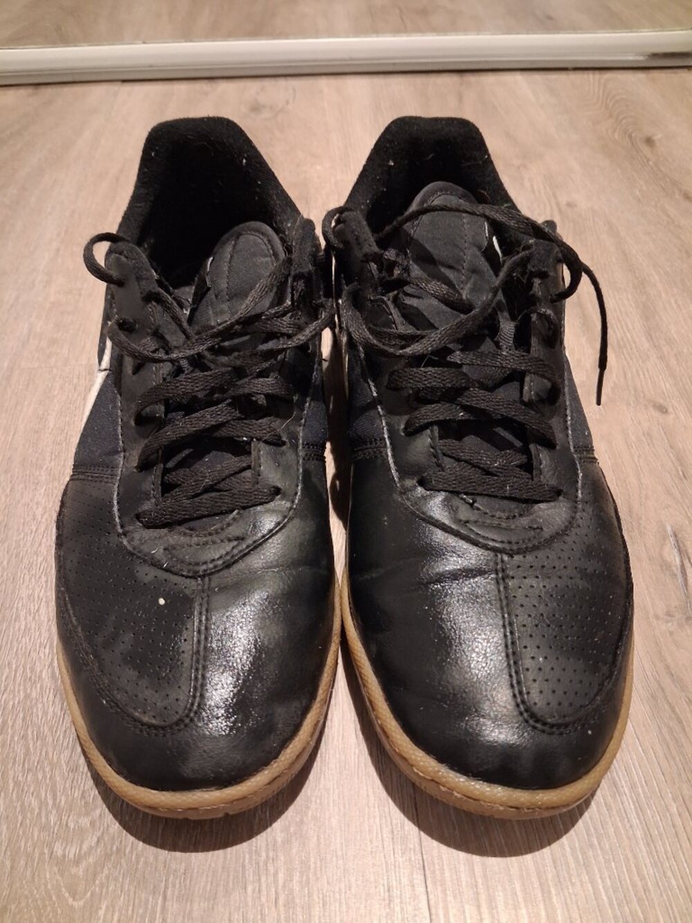 INDOOR  SHOES [ SOCCER]